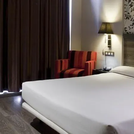 酒店 Sercotel Plaza Feria 4*