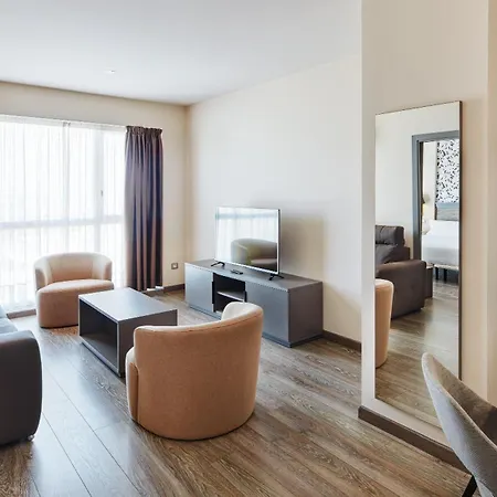 酒店 Sercotel Plaza Feria 4*